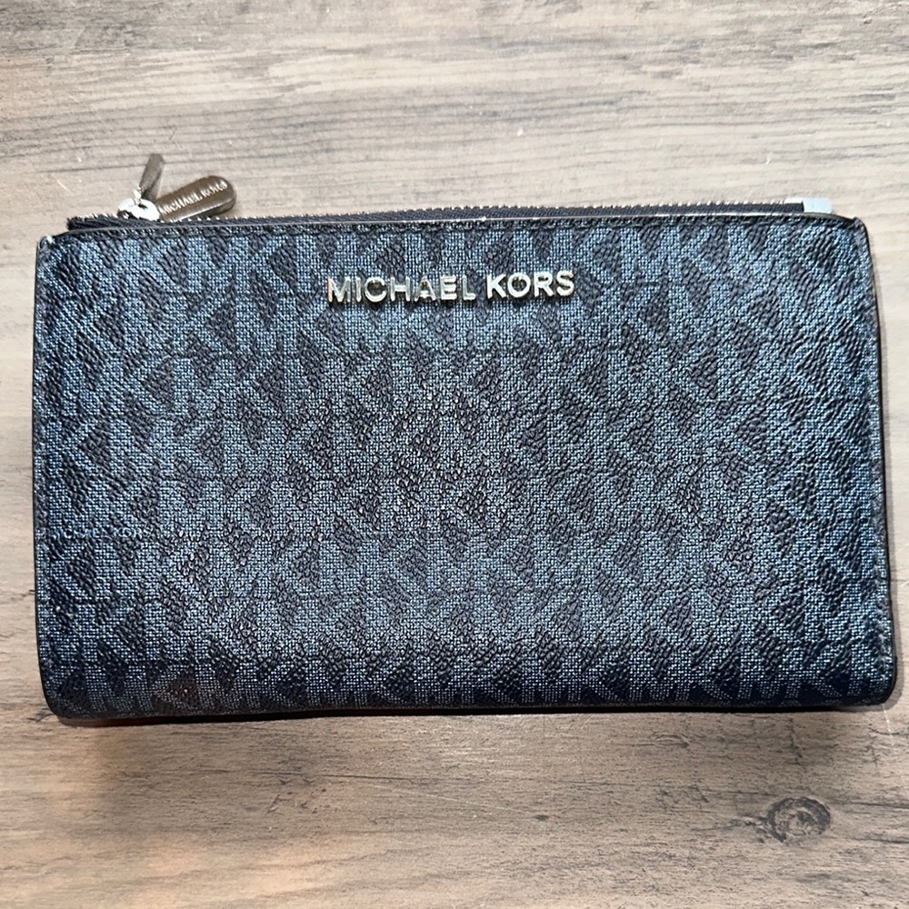 Michael Kors Dark Patterned Wallet